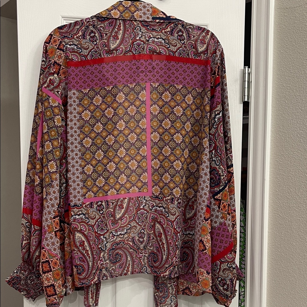 Eesome Multicolor Paisley Blouse